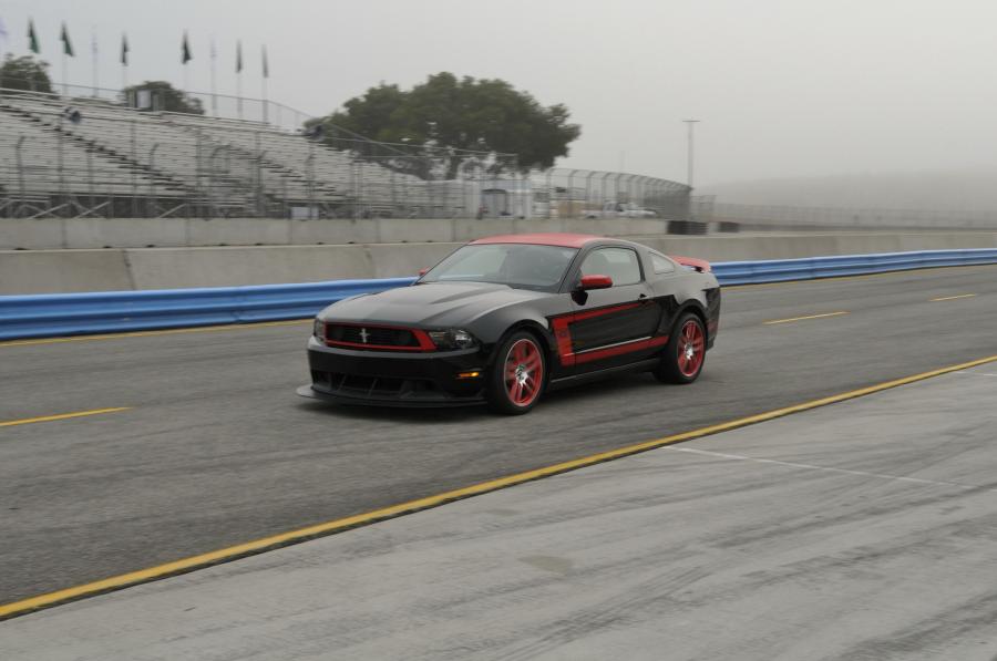 Ford Mustang Boss 302 2012 года  (фото 143 из 208)